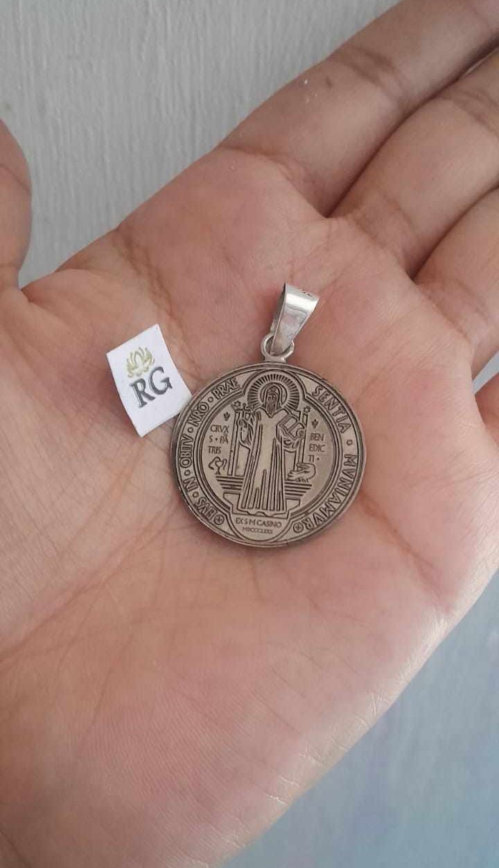 Dije de San Benito en Plata .950