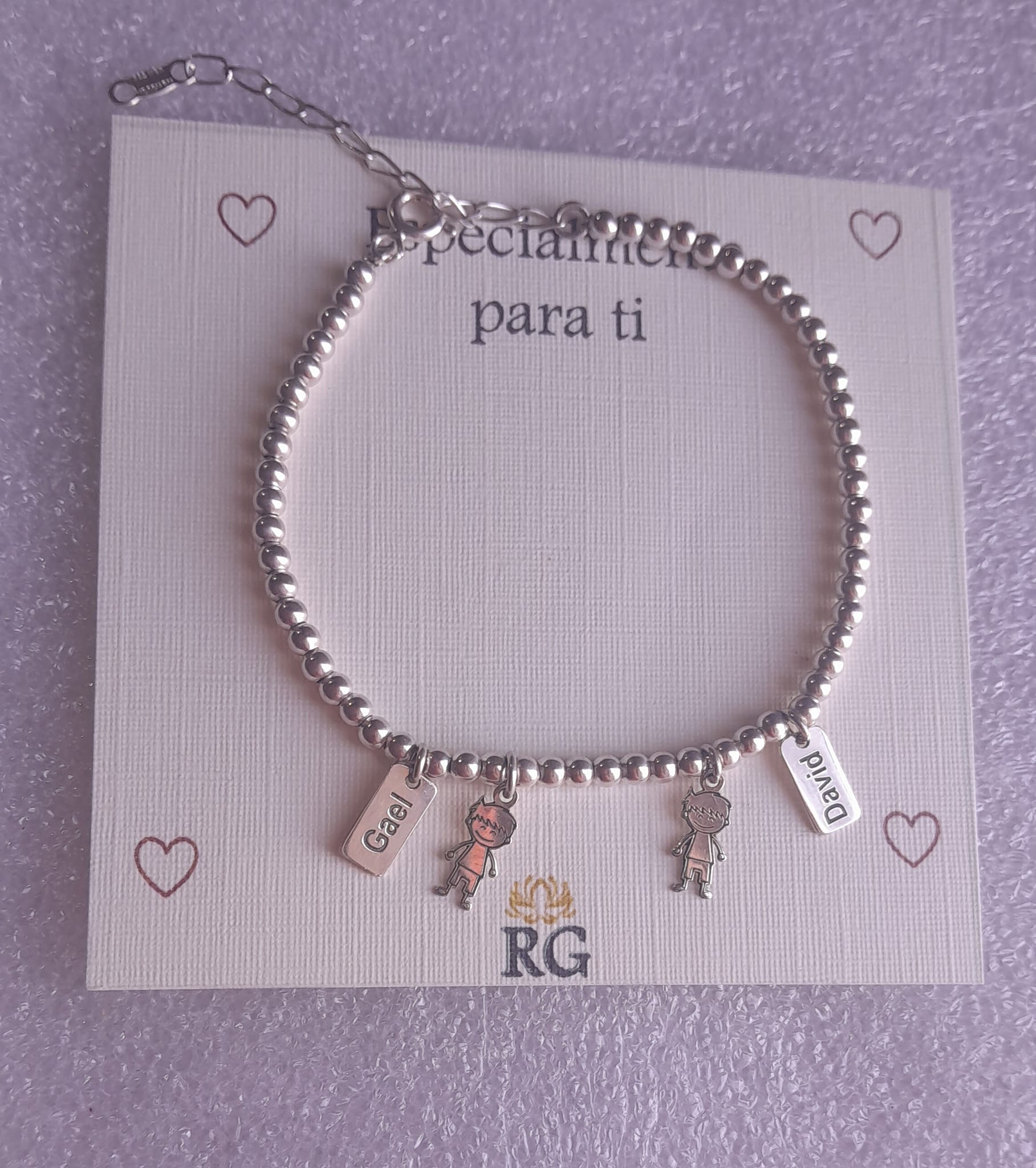 Pulsera de Bolitas con Dije de Niño(a) y Plaquita en Plata .950 - Imagen 2