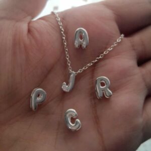 Collar con Inicial Globo en Plata .925