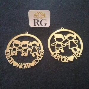 Dijes de Niños con Nombres en Latón con Baño de Oro