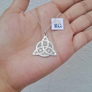 Collar Nudo de Bruja Celta en Plata .950