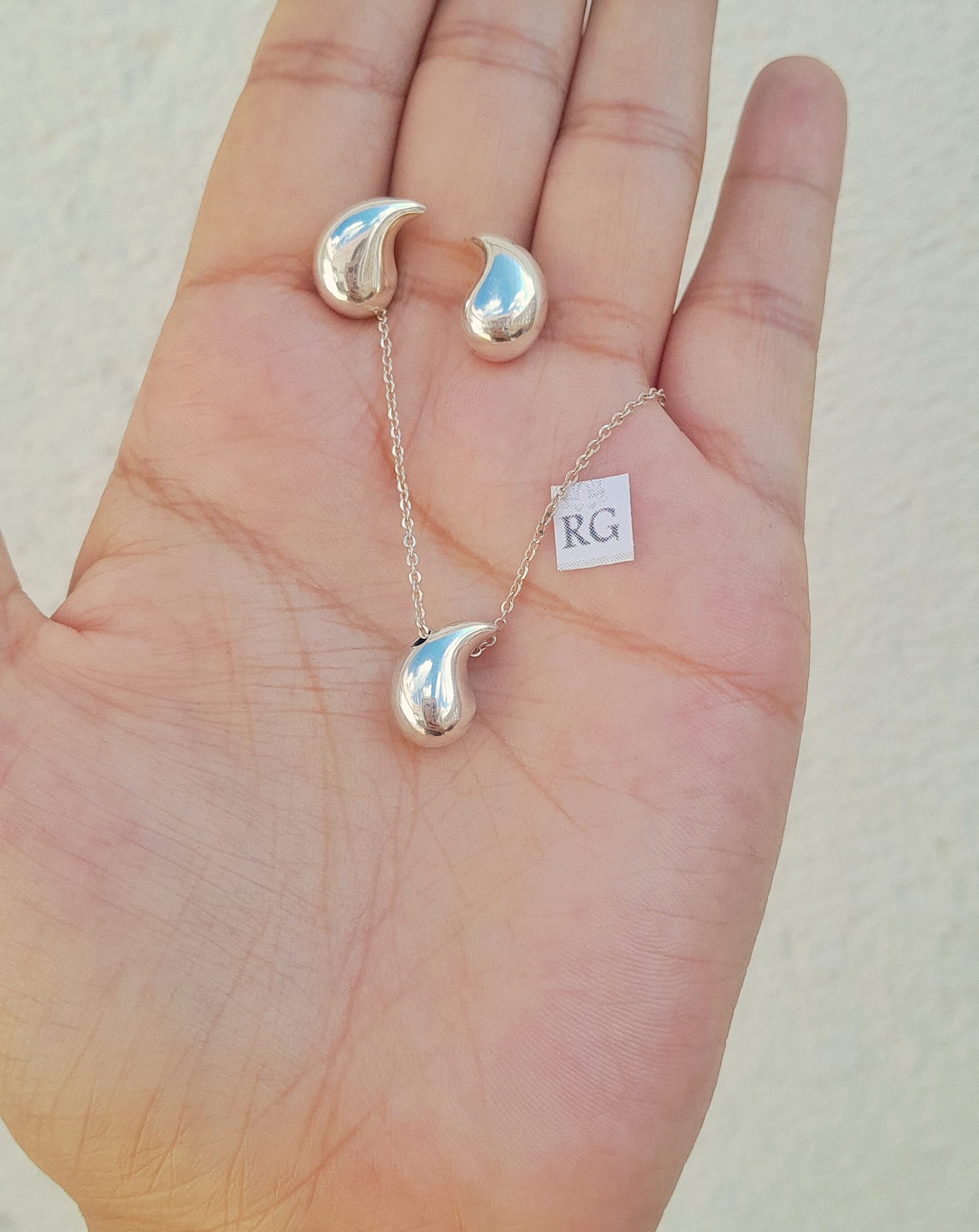 Aretes y Collar de Gota Chica en Plata .925