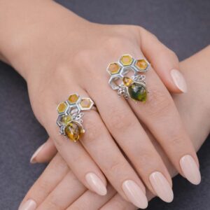 Anillo de Panal y Abeja con Piedra Ámbar en Plata .925